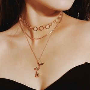 Rose multi-layered necklaces